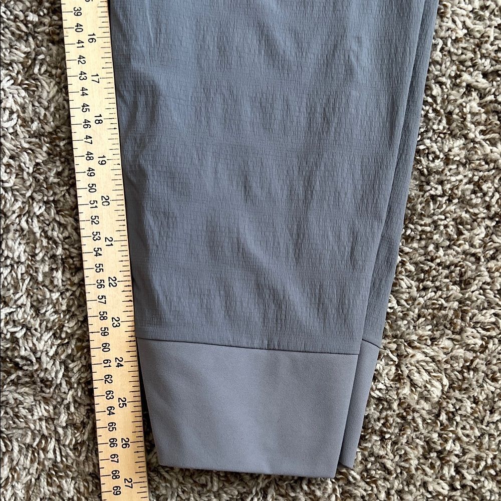 NWOT Athleta Trekkie North High Rise Jogger Gray in Size 6 - Picture 13 of 13